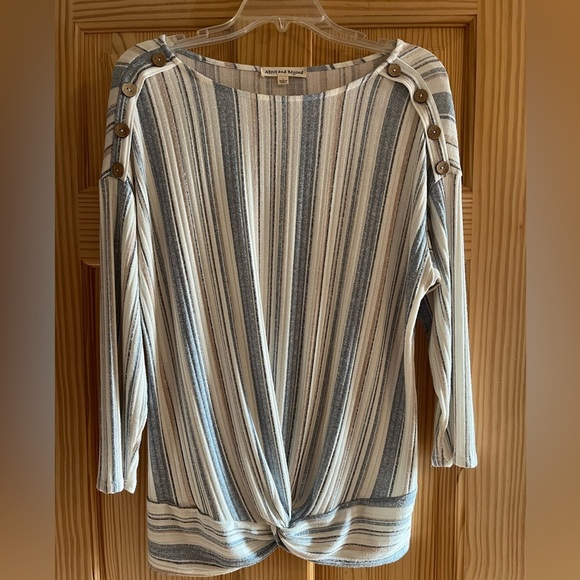 Above and Beyond Blue and Tan Stripped 3/4 Sleeve Blouse size Large - Picture 7 of 9